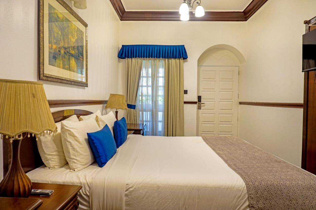 Citrus Chambers Mahabaleshwar Hotel Buitenkant foto
