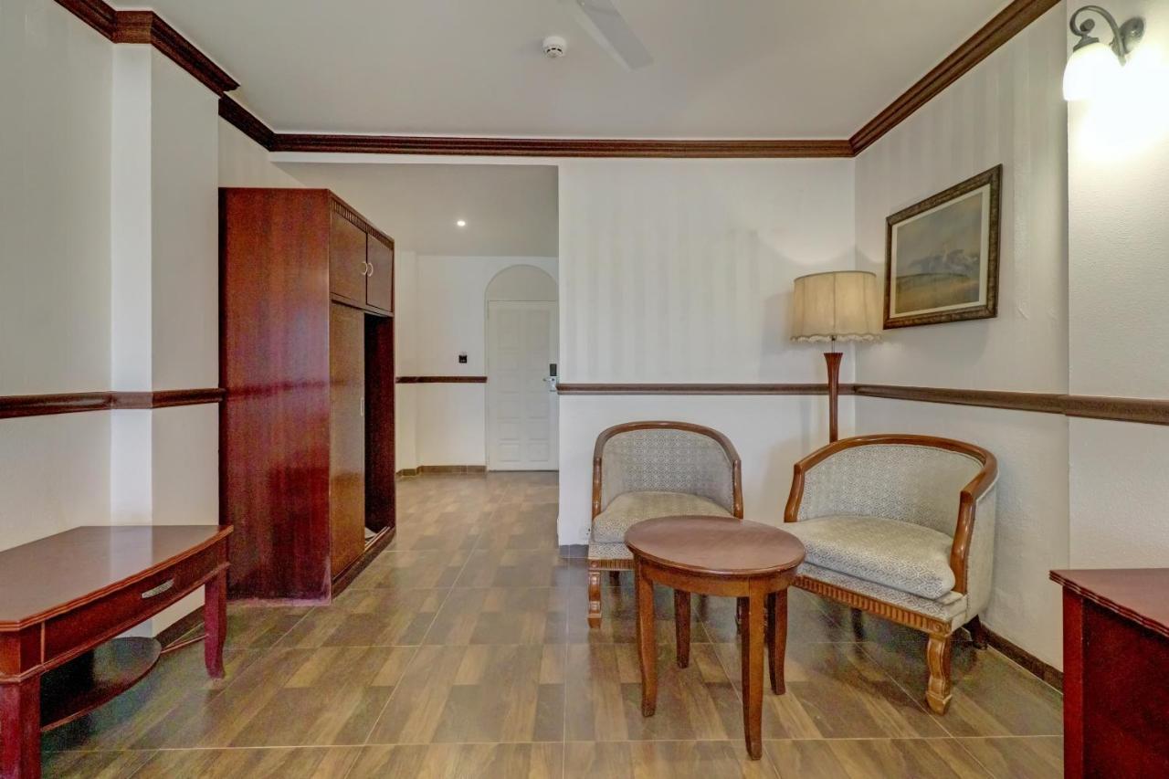 Citrus Chambers Mahabaleshwar Hotel Buitenkant foto